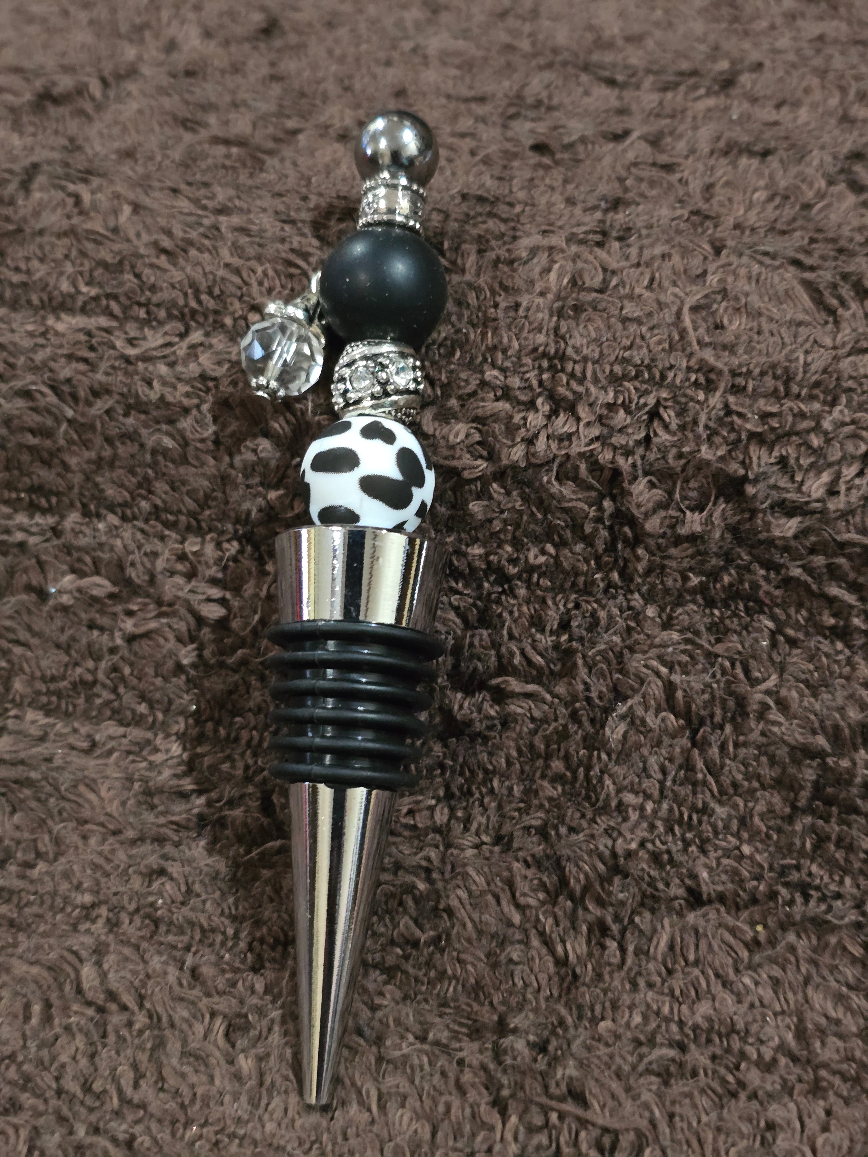 #21 Beaded "Black & White Chic" Wine Stopper