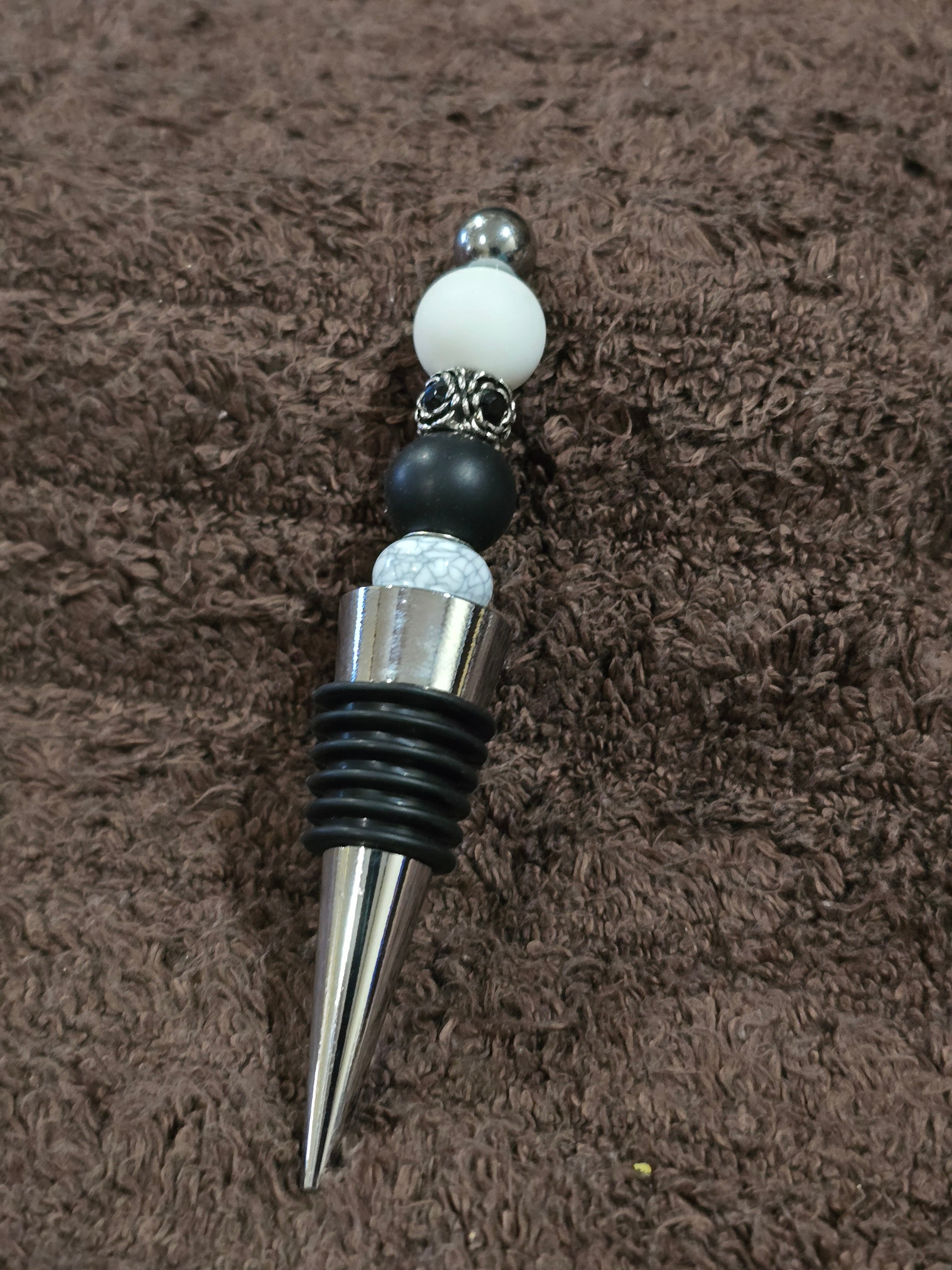 #24 Beaded "Elegant Black & White" Wine Stopper