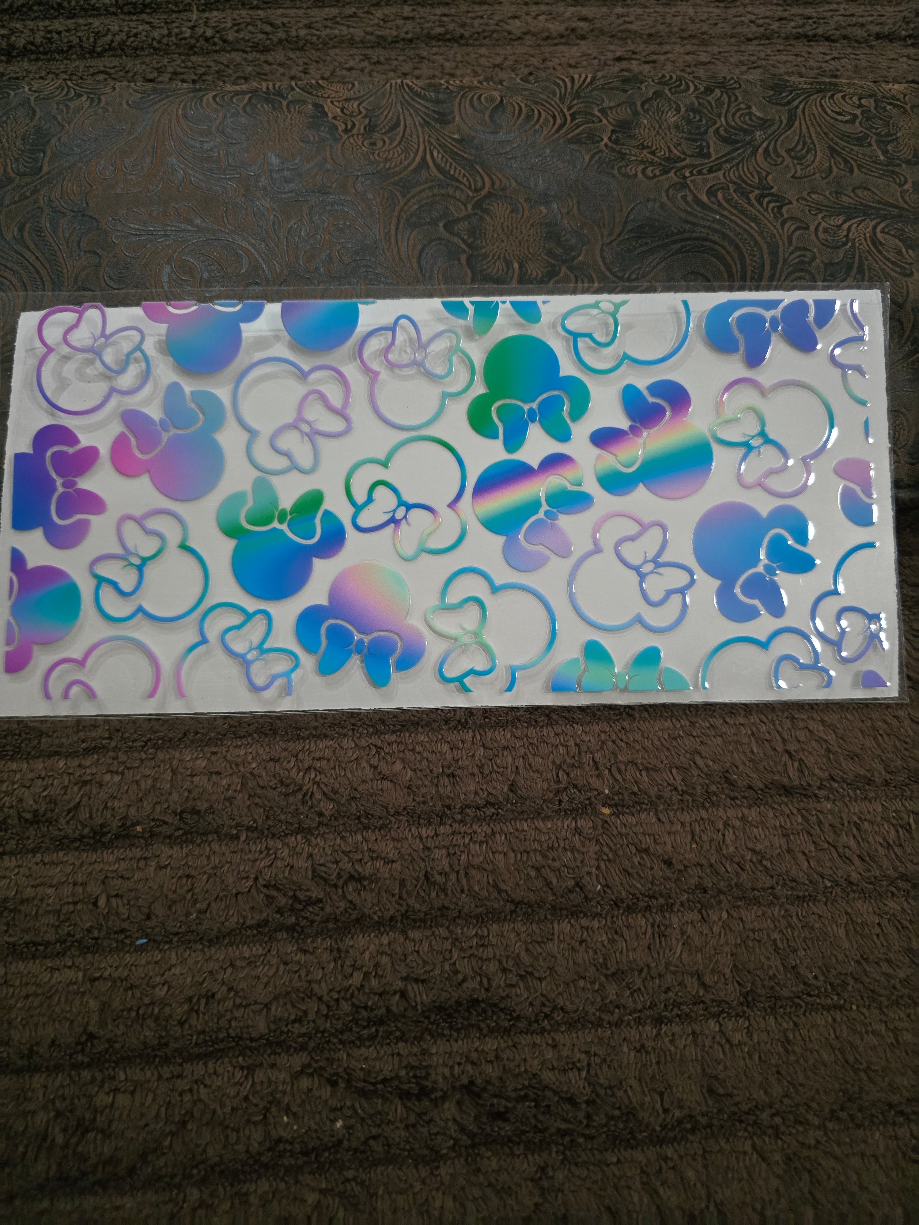 #188 "Holographic Mouse w/Bow” UVDTF Decal